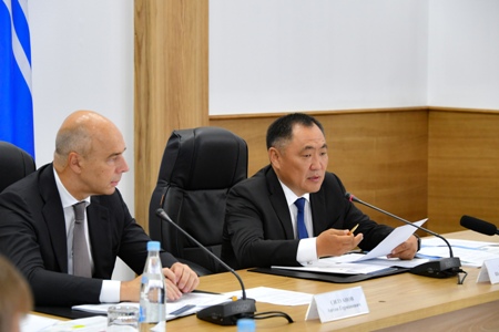 В Кызыле прошло совещание по вопросам ускоренного социально-экономического развития Тувы