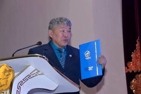 Старший научный сотрудник ФГБНУ «Тувинский НИИСХ» Мир Слава Донгак получил правительственную награду